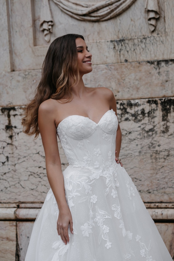 ALLURE - 10242 & 10243 E450 IVORY SIZE 10 